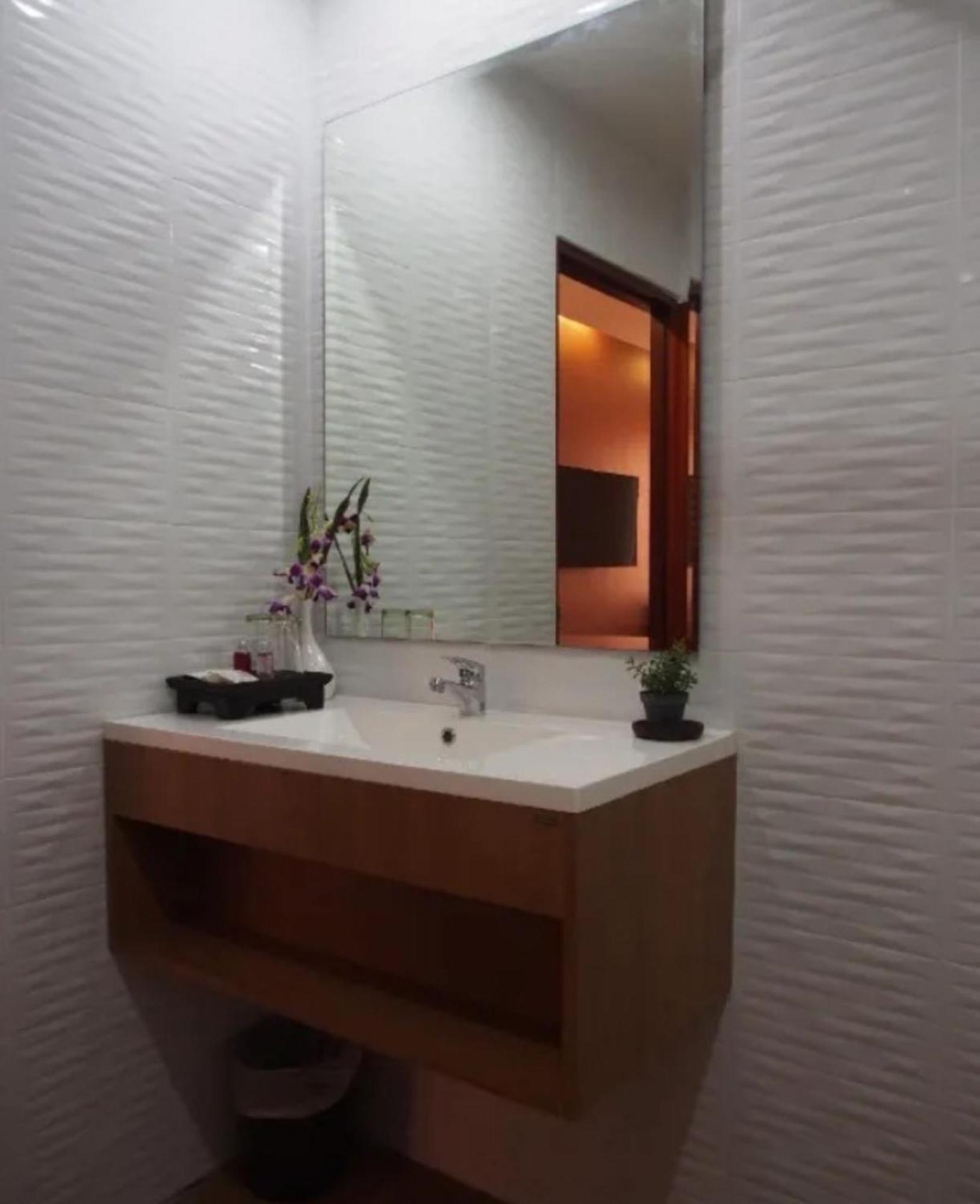 The Little Nest Phuket Hotel Luaran gambar